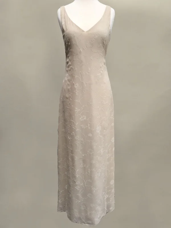 Closeout Siri 4297 Double V Gown