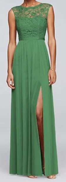 Hot Deal David's Bridal F19328