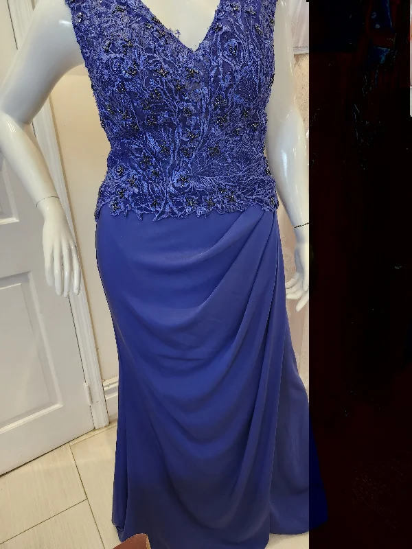 Limited Availability Mon Cheri M532