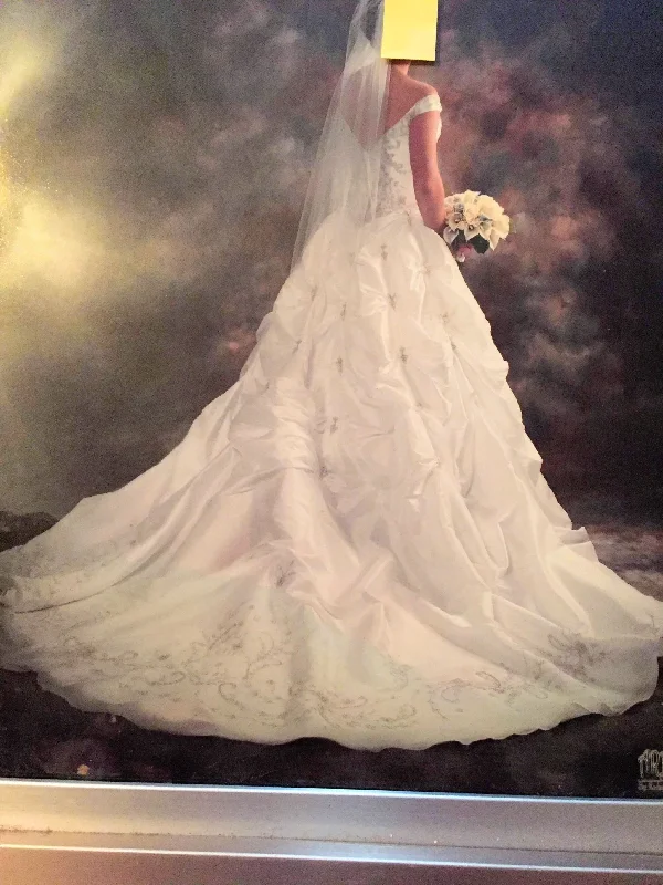 Exclusive Savings Allure Bridals