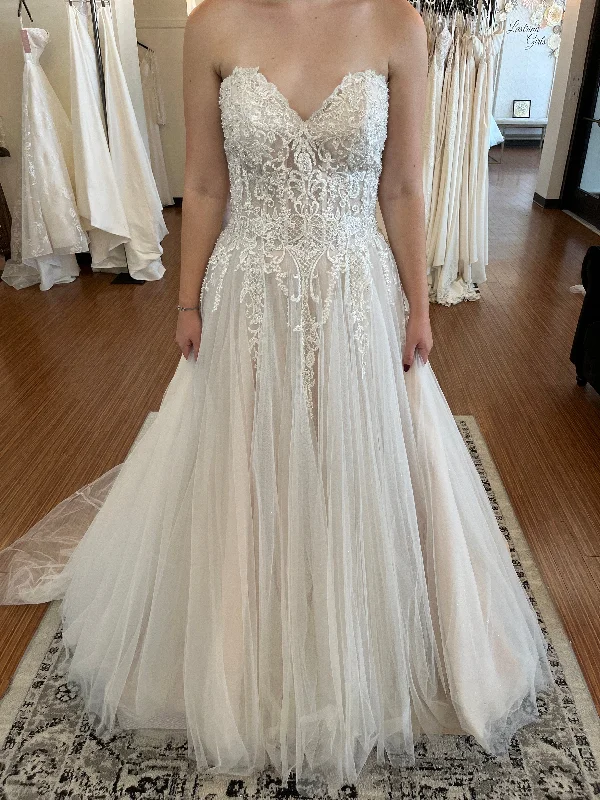 Super Sale Allure Bridals 9565