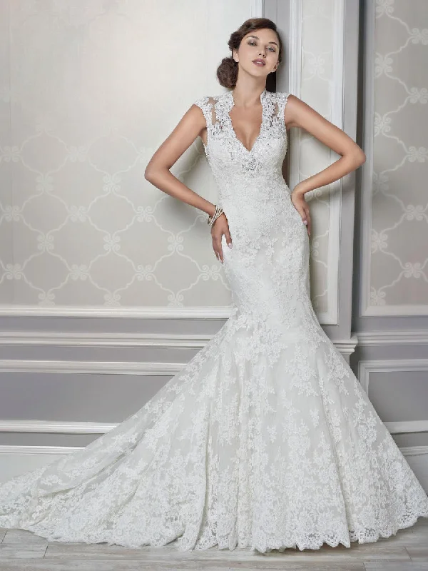 Massive Deals Kenneth Winston Gorgeous shoulders