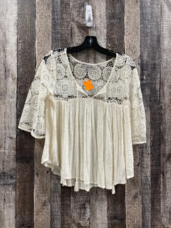 Stock Clearance Top 3/4 Sleeve By American Eagle  Size: M