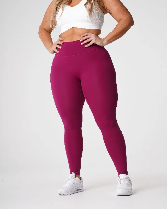 Online Exclusive Berry Signature 2.0 Leggings