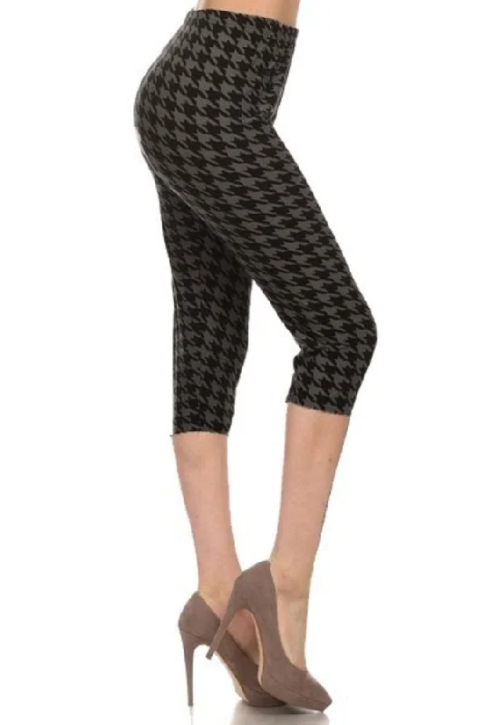 Price Break Black & Grey Houndstooth Print Capri Leggings - Plus