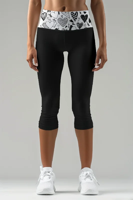 Closeout Sale Me Enamoré Ellie Black & White Performance Yoga Capri Leggings - Women Closeout Sale Me Enamoré Ellie Black & White Performance Yoga Capri Leggings - Women
