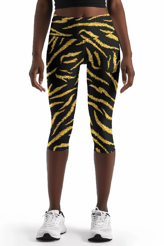 Deal of the Week Roarsome Ellie Black & Gold Performance Yoga Capri Leggings - Women Deal of the Week Roarsome Ellie Black & Gold Performance Yoga Capri Leggings - Women